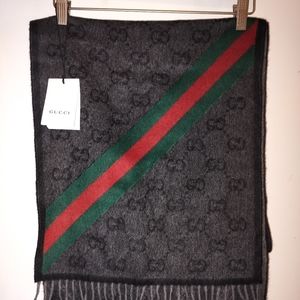 NWT Gucci Monogram Scarf w/ red & green stripe | 3GB18